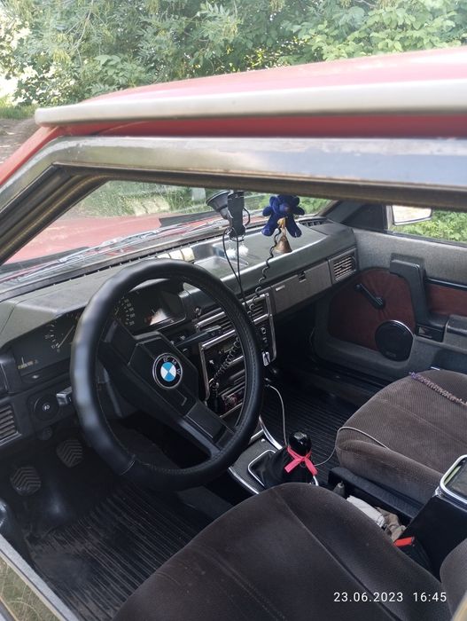 Москвіч 2141, 92 року випуску .