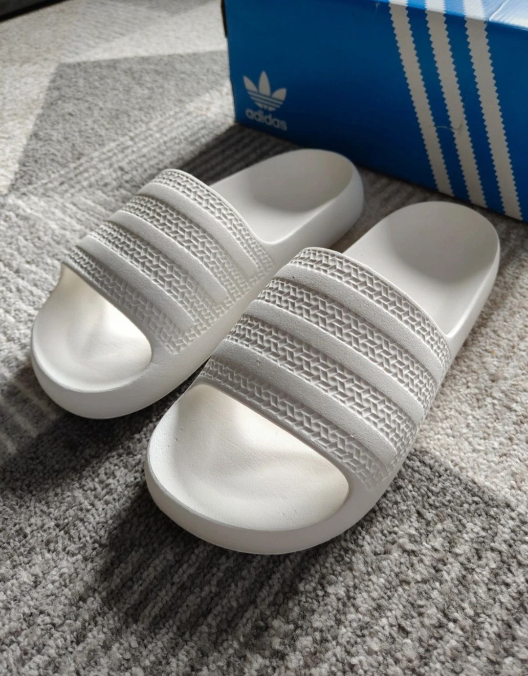 adidas Originals klapki Adilette Ayoon rozmiar 42,(8).
