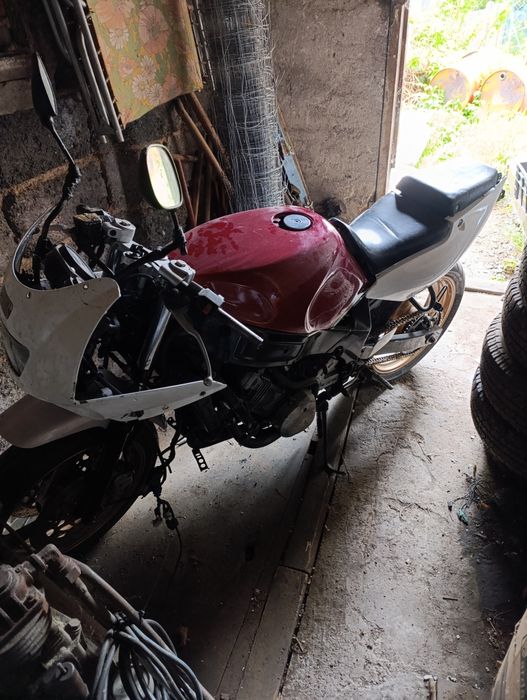 Yamaha fzr 600 z papierami