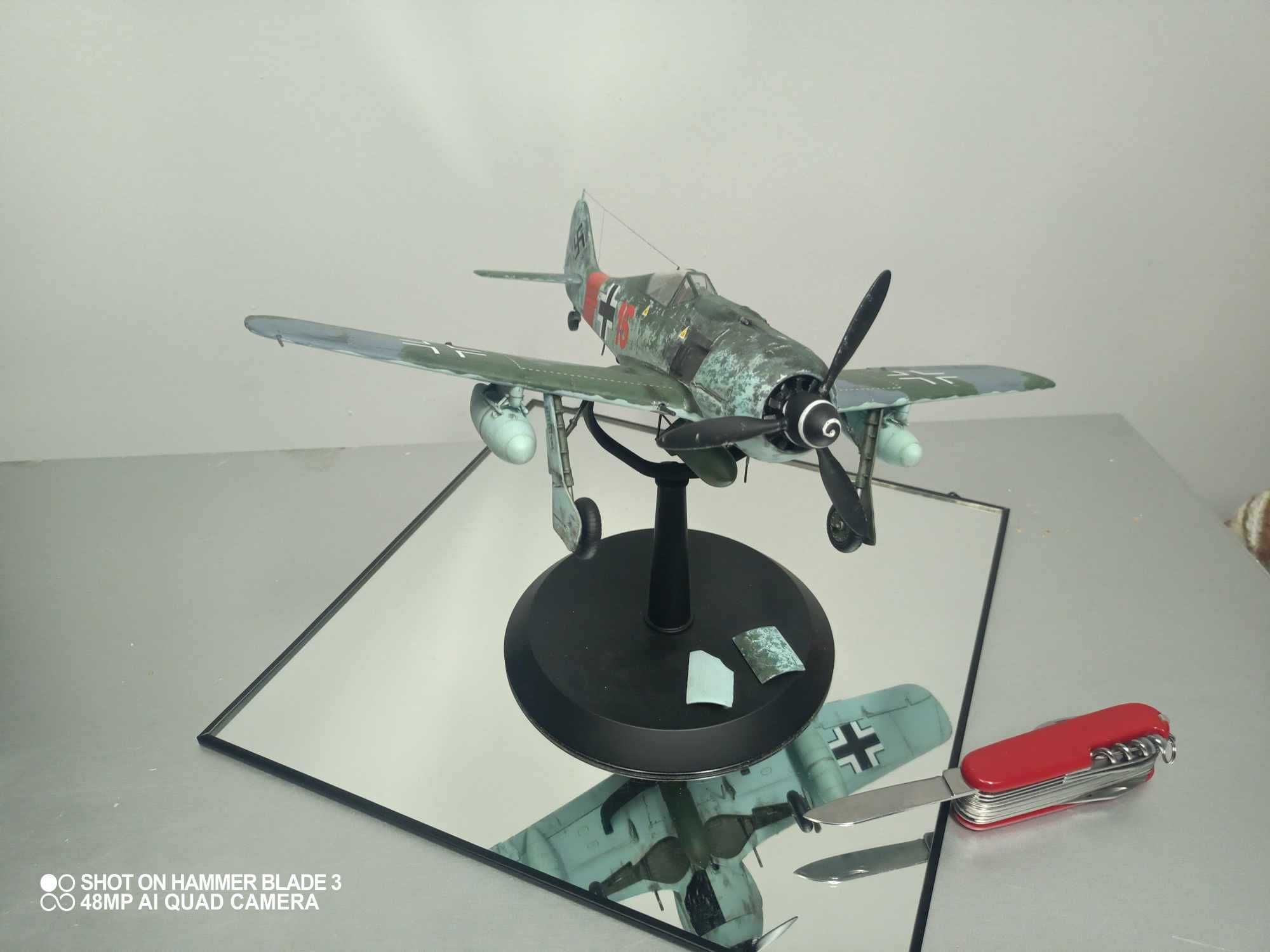 Model plastikowy Fw 190- A8 firmy Revel. Skala 1:32