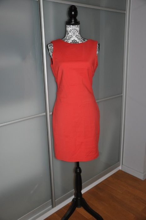 Czerwona koktajlowa sukienka Zara M