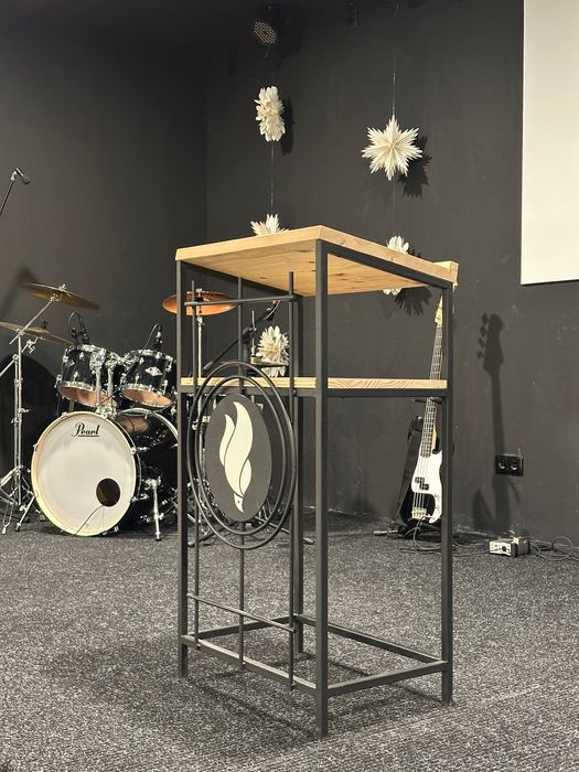 Púlpito com a tua logo