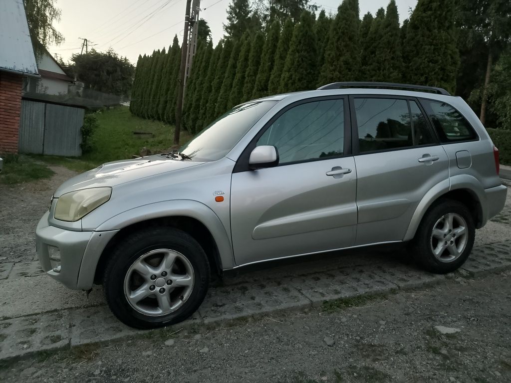 Sprzedam toyota rav4 2.0D4D 2003rok klima stan dobry