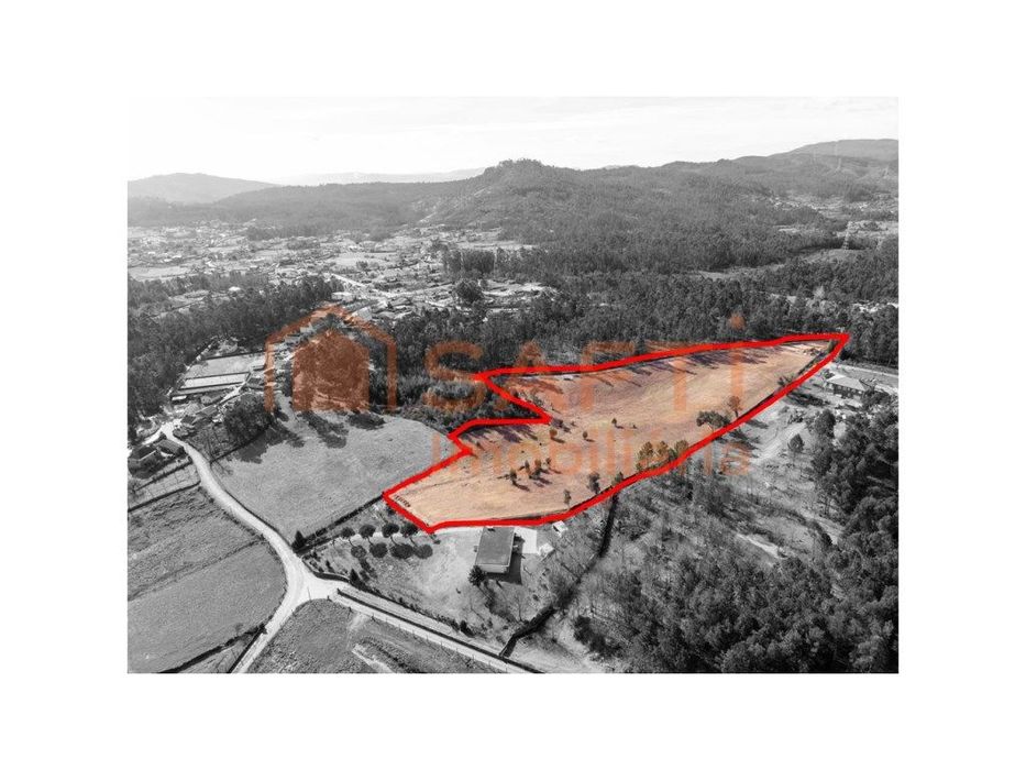 Terreno com 21 000 m2, em Sandiaes - Ponte de Lima