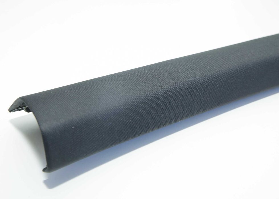 *(TOP_NOVOS)_GOLF VI e VII. PILARES PRETOS (FRENTE)