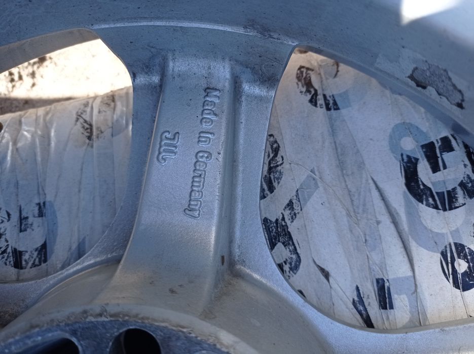 Продам титаны на БМВ размер 15.