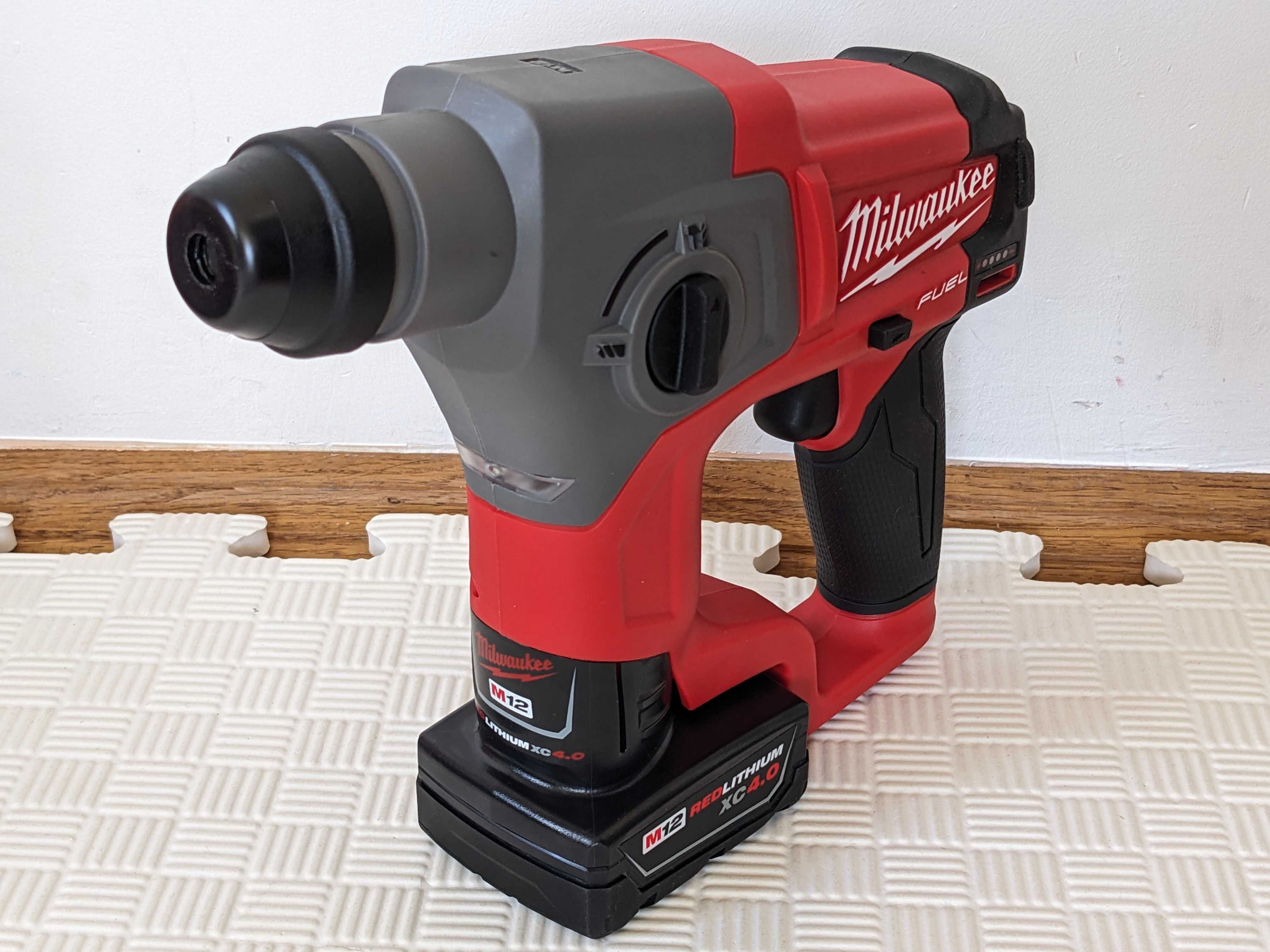 Перфоратор Milwaukee 2416-21XC FUEL™ M12 (CH-401C)