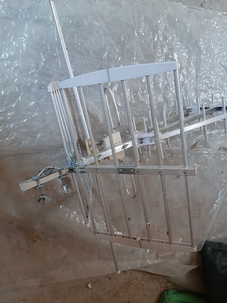 Antena DVBT Technicombo T3000 ze wzmacniaczem I filtrem LTE