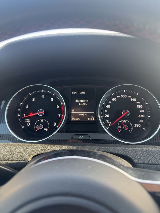 VW Golf VII GTI 220 koni