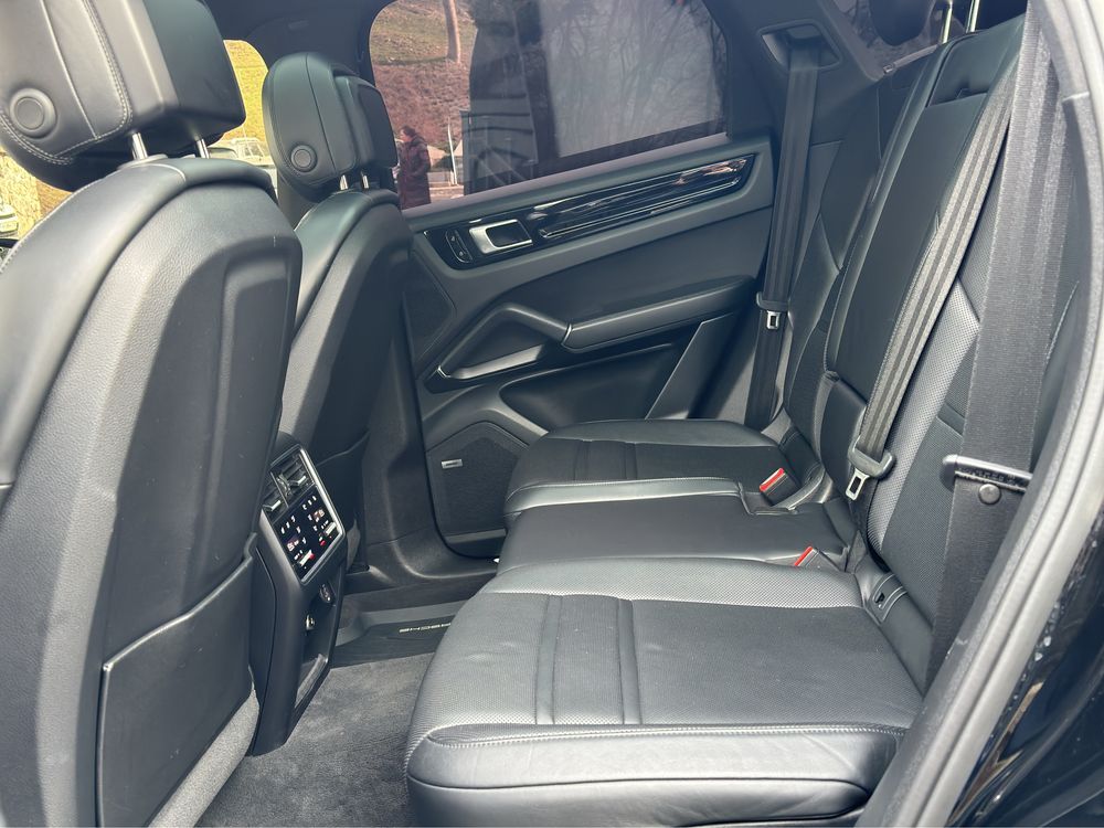 Продаж Porsche Cayenne 2019року, можливий обмін на нерухомість в Києві