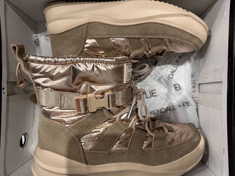 Чобітки на осінньо-зимовий сезон Kendall+Kylie