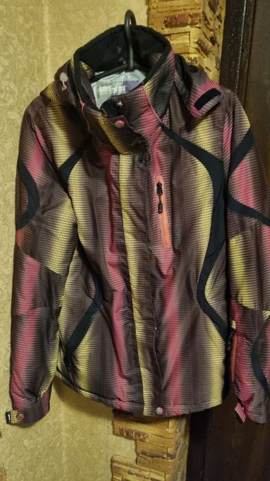 Горнолыжная куртка 46р