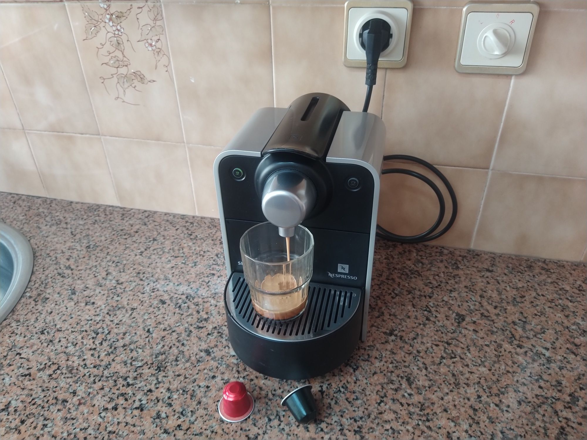 Máquina de café Nespresso Siemens casa quarto apartamento escritório.