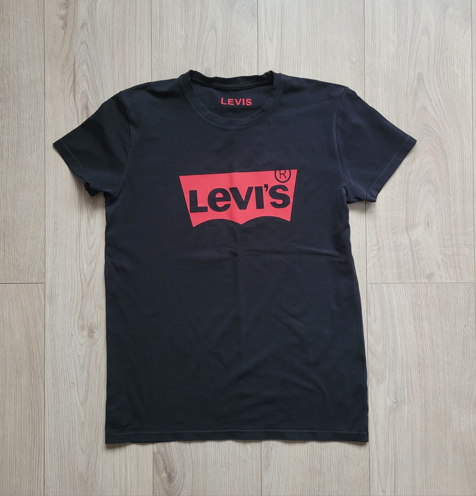 Czarny t-shirt Levi's rozmiar S