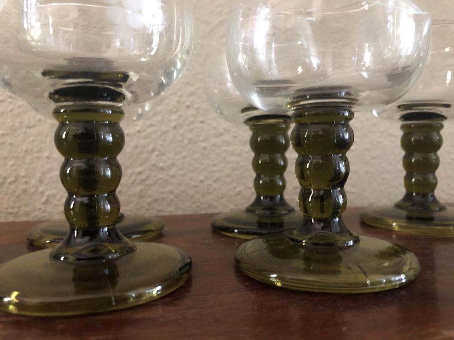 Lindo conjunto copos pé verde oliva