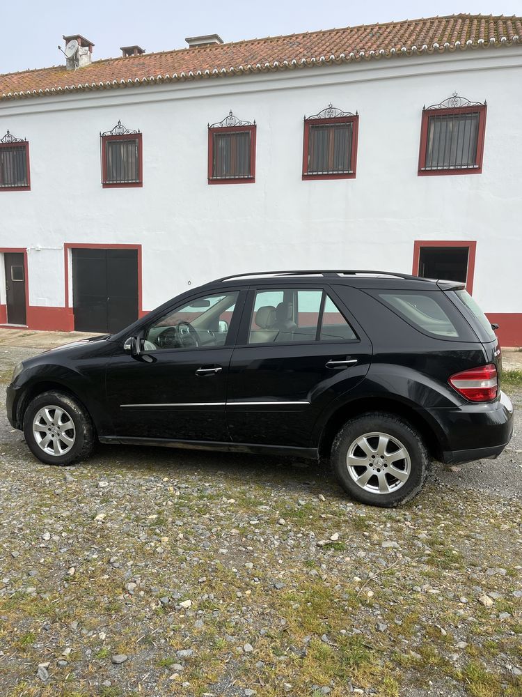 Mercedes-Benz ML320