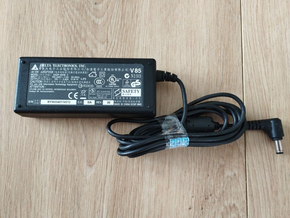 Zasilacz 19V 3.42A model SADP-65KB C