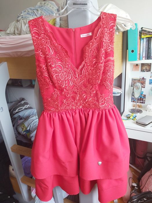Sukienka czerwona elegancka 38