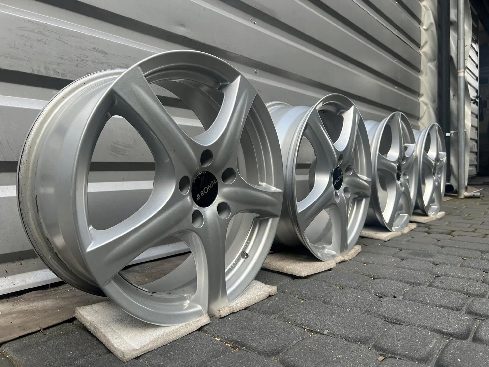 Oryginalne Felgi Ronal 17 Audi A3 A4 A5 A6 A8 Q3