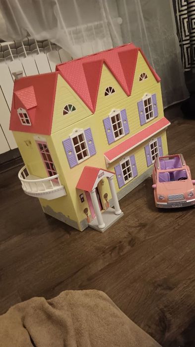 Duży domek dla lalek