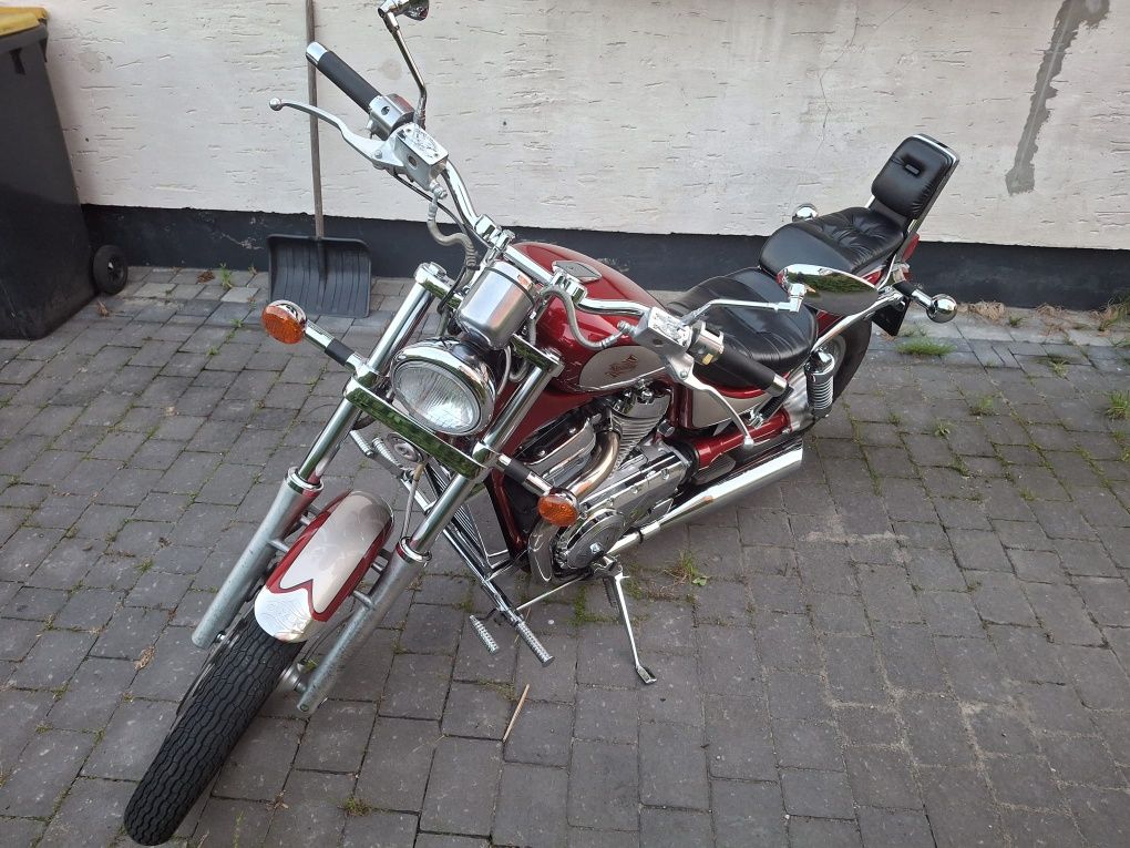 Motocykl Inteuder 800