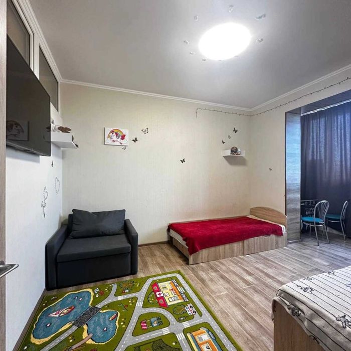 (13) Продам сучасну квартиру з індивідуальним газовим опаленням