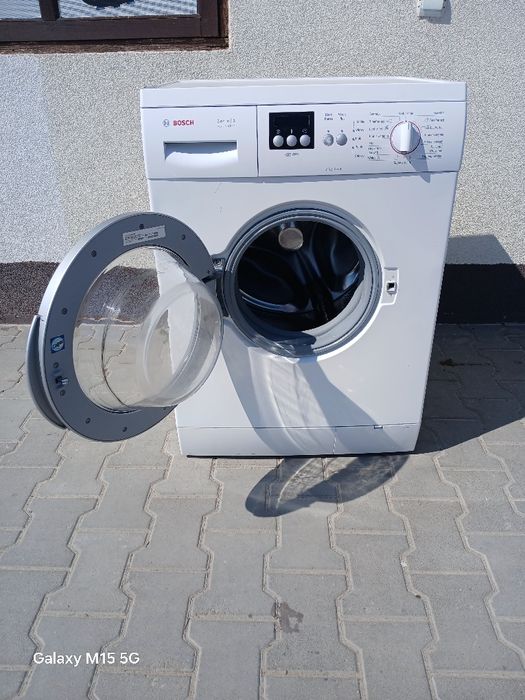 Пральна машина Bosch Serie 2 VarioPerfect з Європи.  WAE20365PL/36.