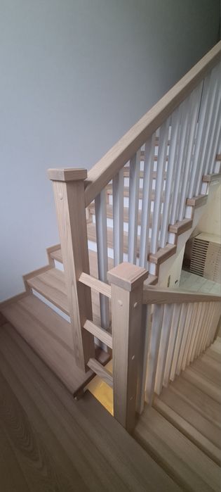 Лестницы на второй этаж. Лестничные марши. Сходи