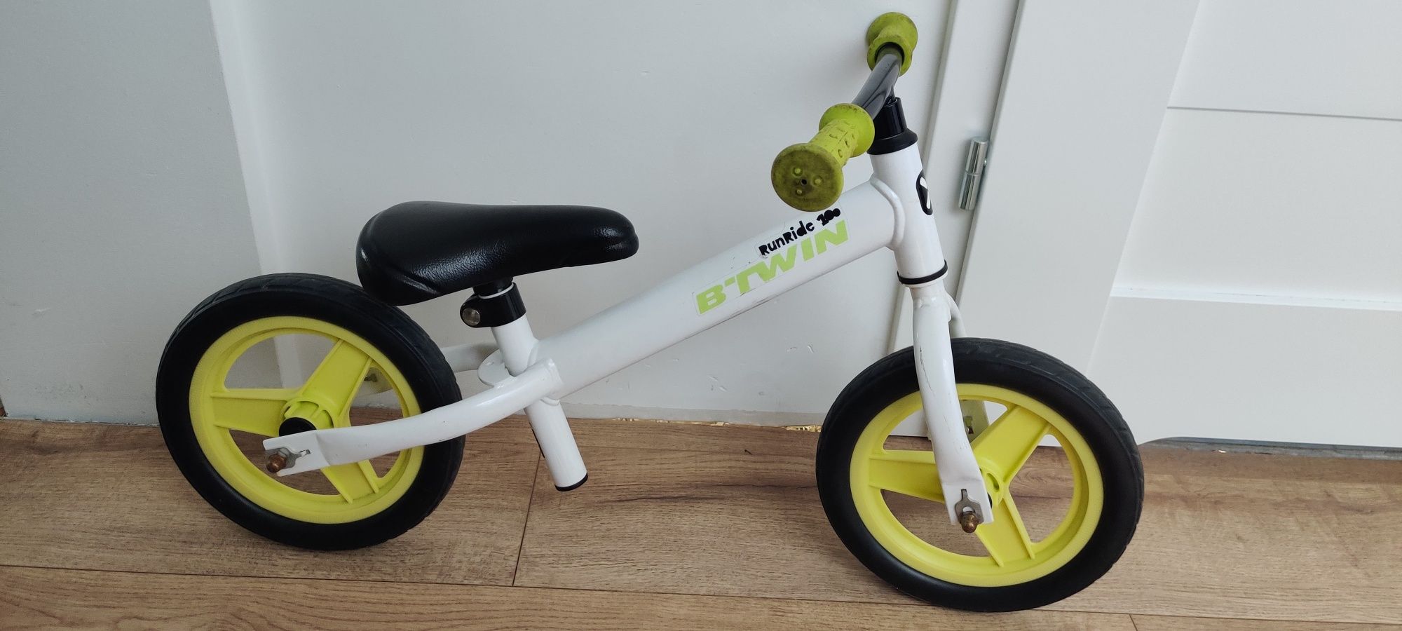 Rowerek biegowy b'twin runride z decathlon