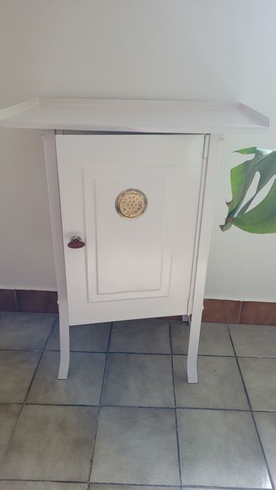 metalowa szafka chlebowa antyk