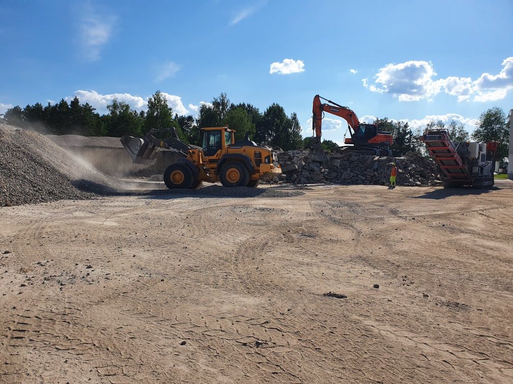 Kruszenie gruzu betonowego kamienia polnego rozbiórki wyburzenia