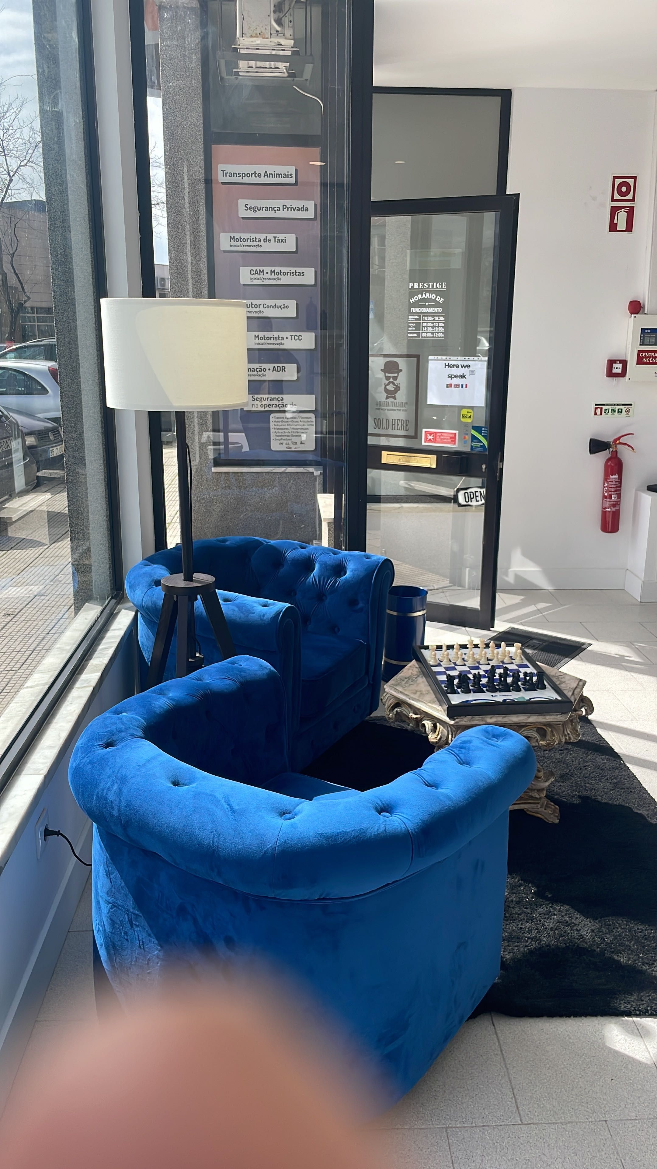 Trespasse Barbearia a funcionar