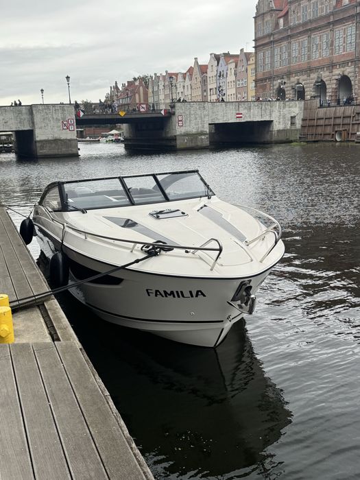 Łodz motorowa Parker 850