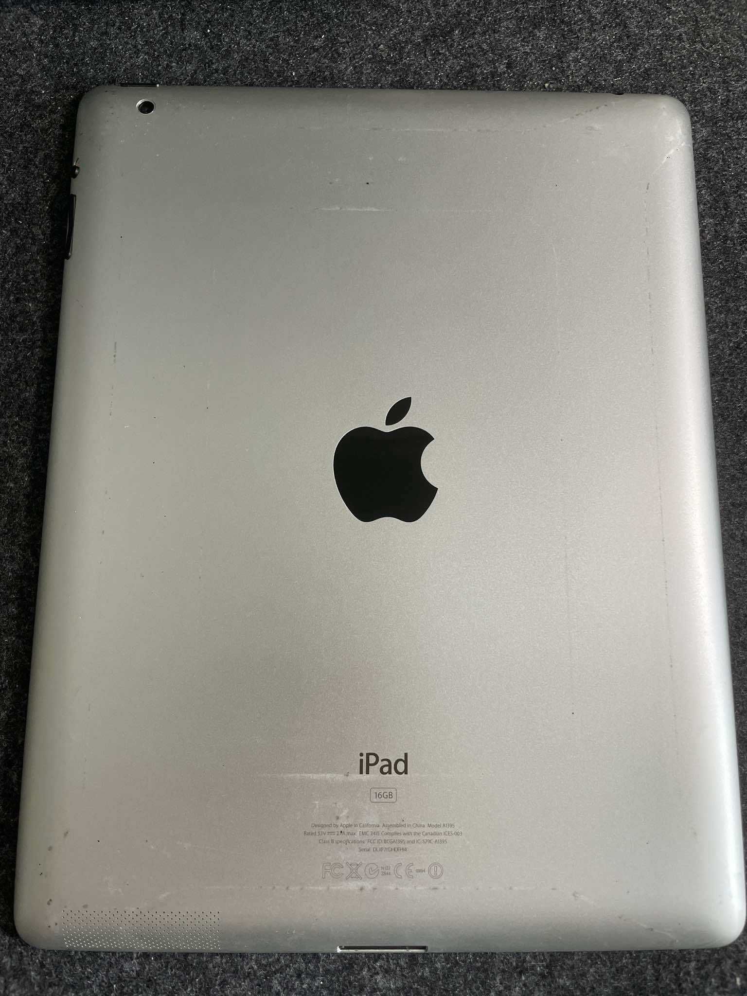 Apple iPad 2 16GB Wi-Fi (model A1395)