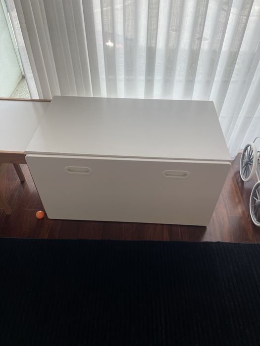 Banco com arrumação para brinquedos ikea Smastad