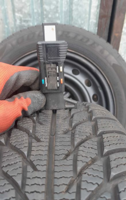 koła zimowe 195/60/15 Toyota Avensis Corolla E210 Prius Verso S 5x100