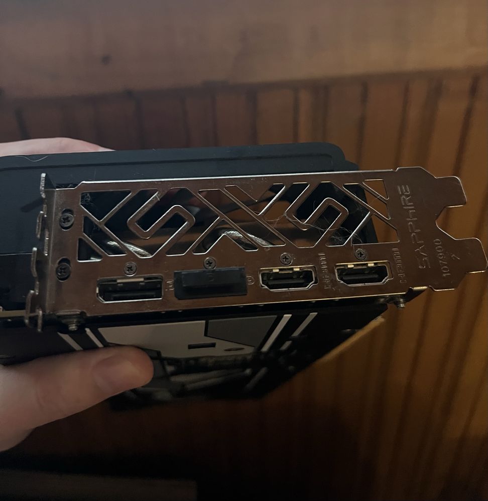 Відеокарта Sapphire RX Vega 64 8GB HBM2
