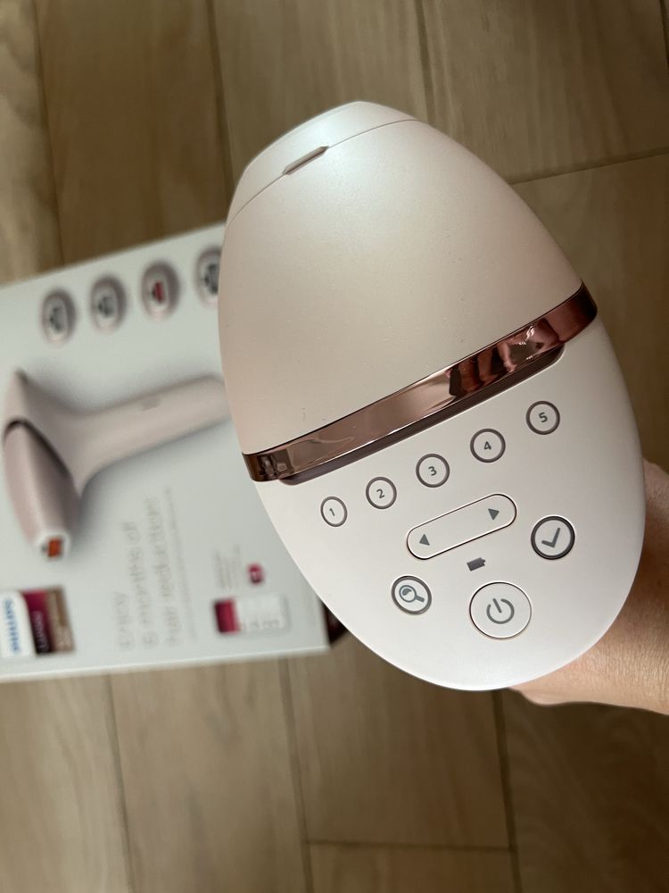 Depilator laserowy PHILIPS Lumea 9000 BRI957/00 + 4 nakładki - KOMPLET