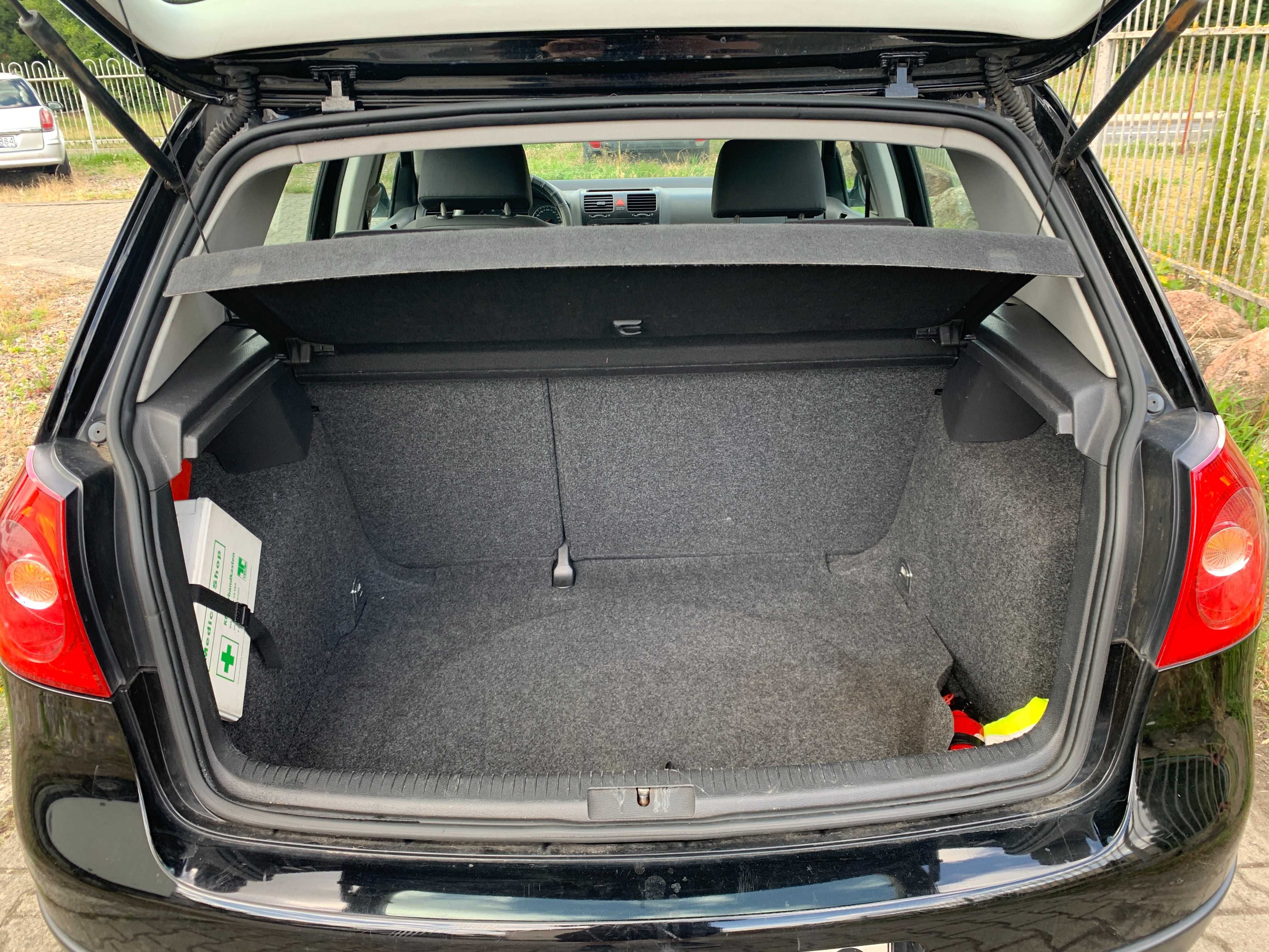 VW GOLF V 2006r. // 1.9 TDI / 105 KM // 5 drzwi // Hak // Klima