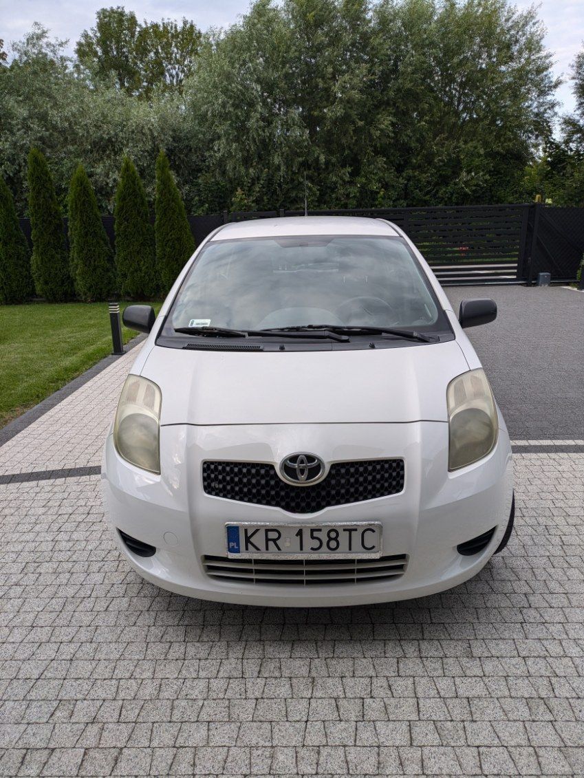 Toyota yaris biała 2006
