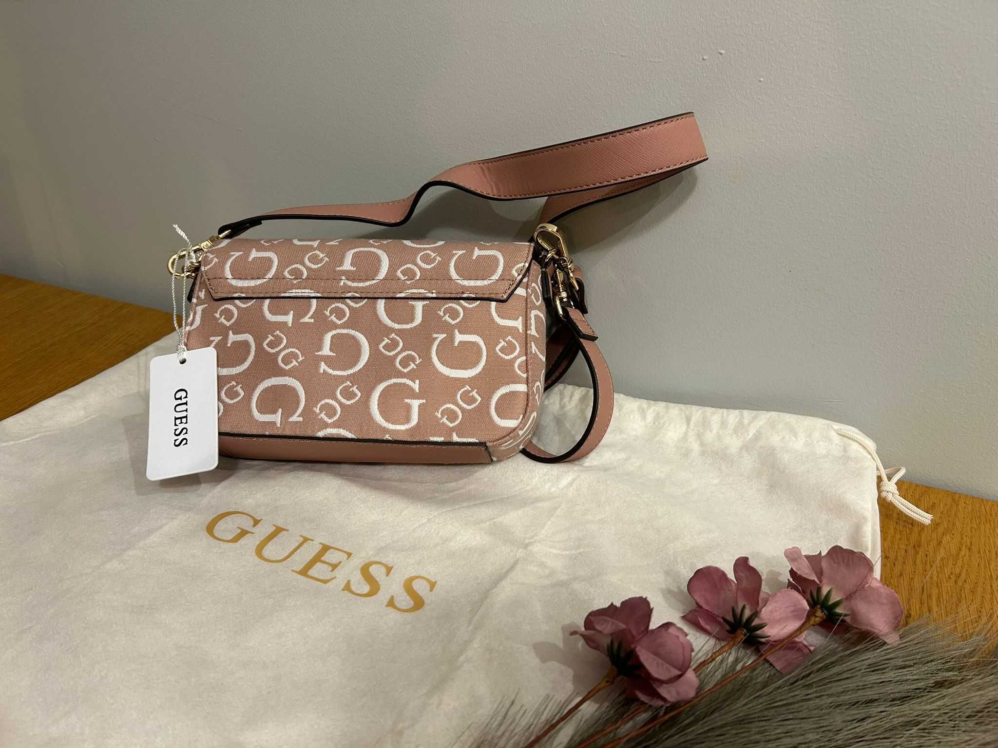 Torebka GUESS – Monogramowy Styl i Elegancja za 279 PLN! Nowa!