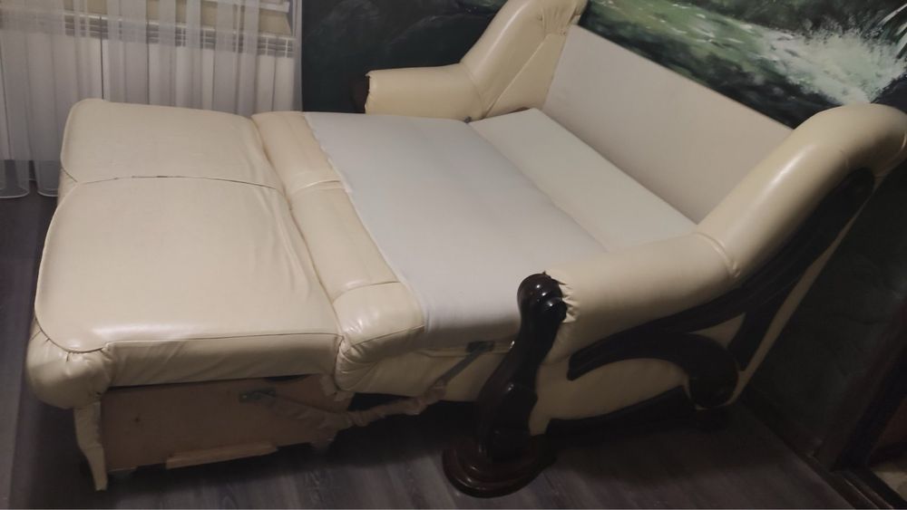 Диван ліжко розкладний шкіряний