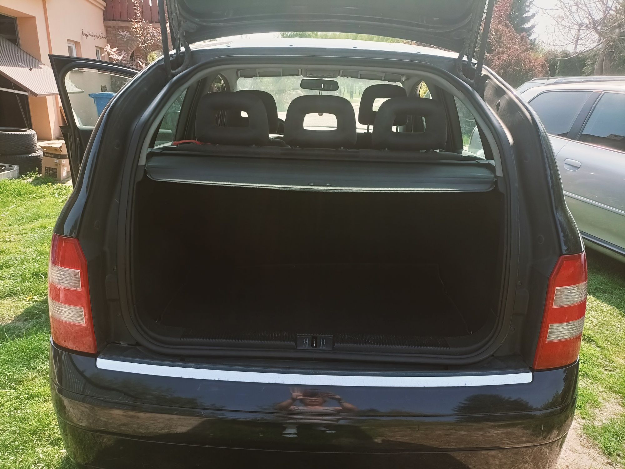 Sprzedam audi a2. 1 4 benzyna