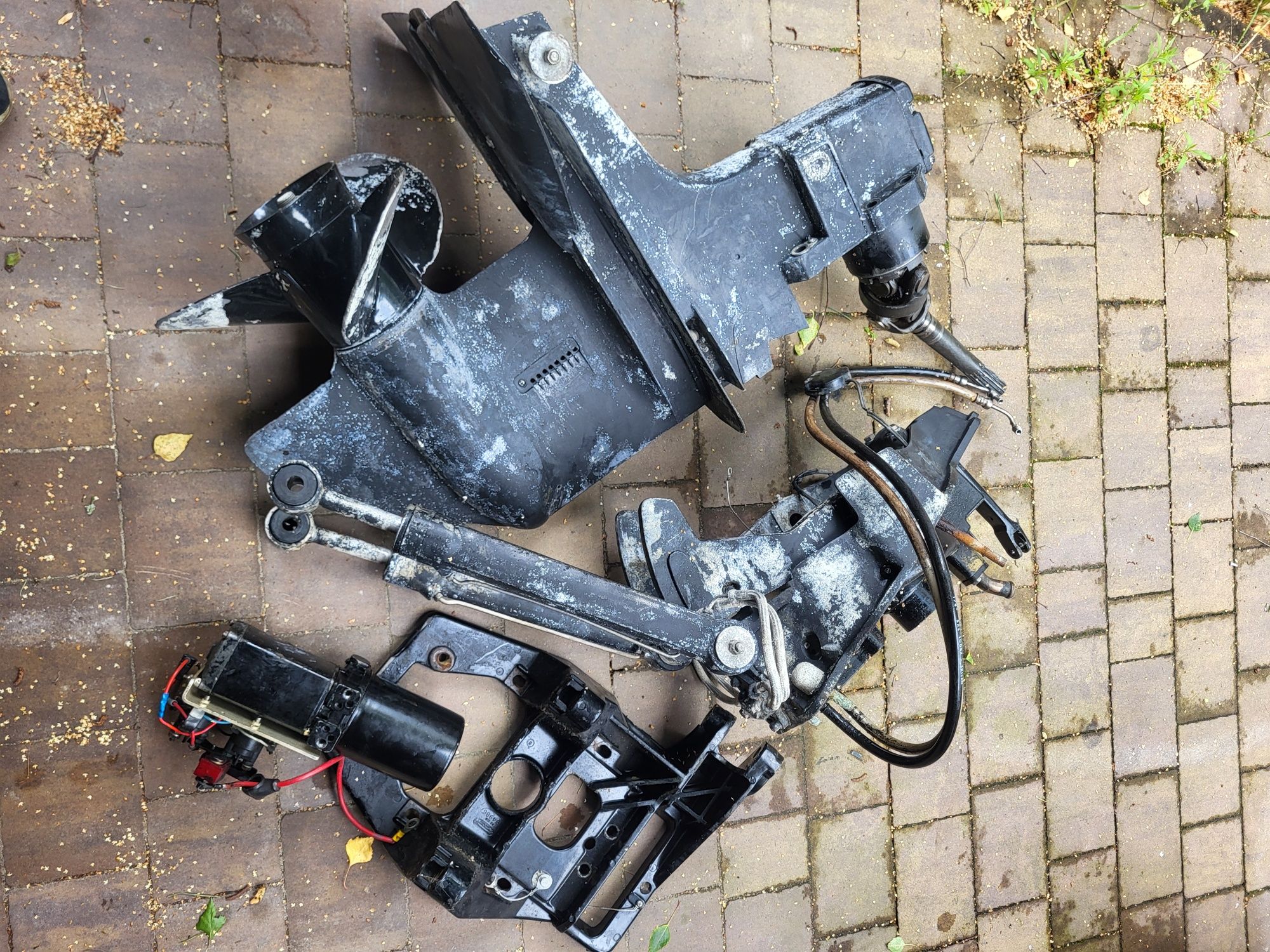 Silnik mercruiser 3.0 na części  gimbal zetka pompa