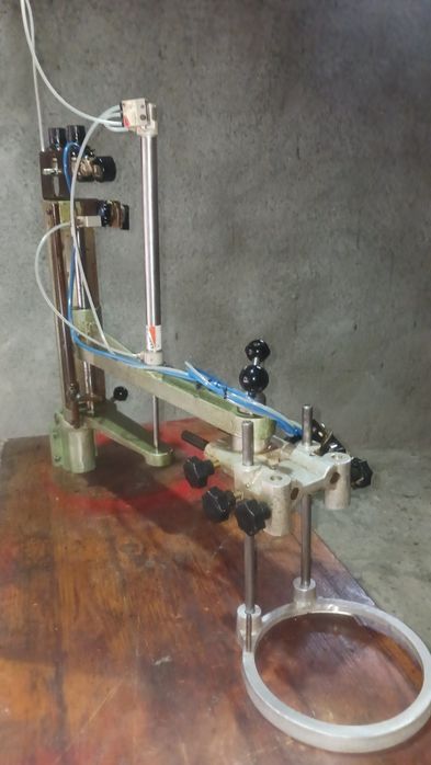 Suporte de segurança para tupias manuais.