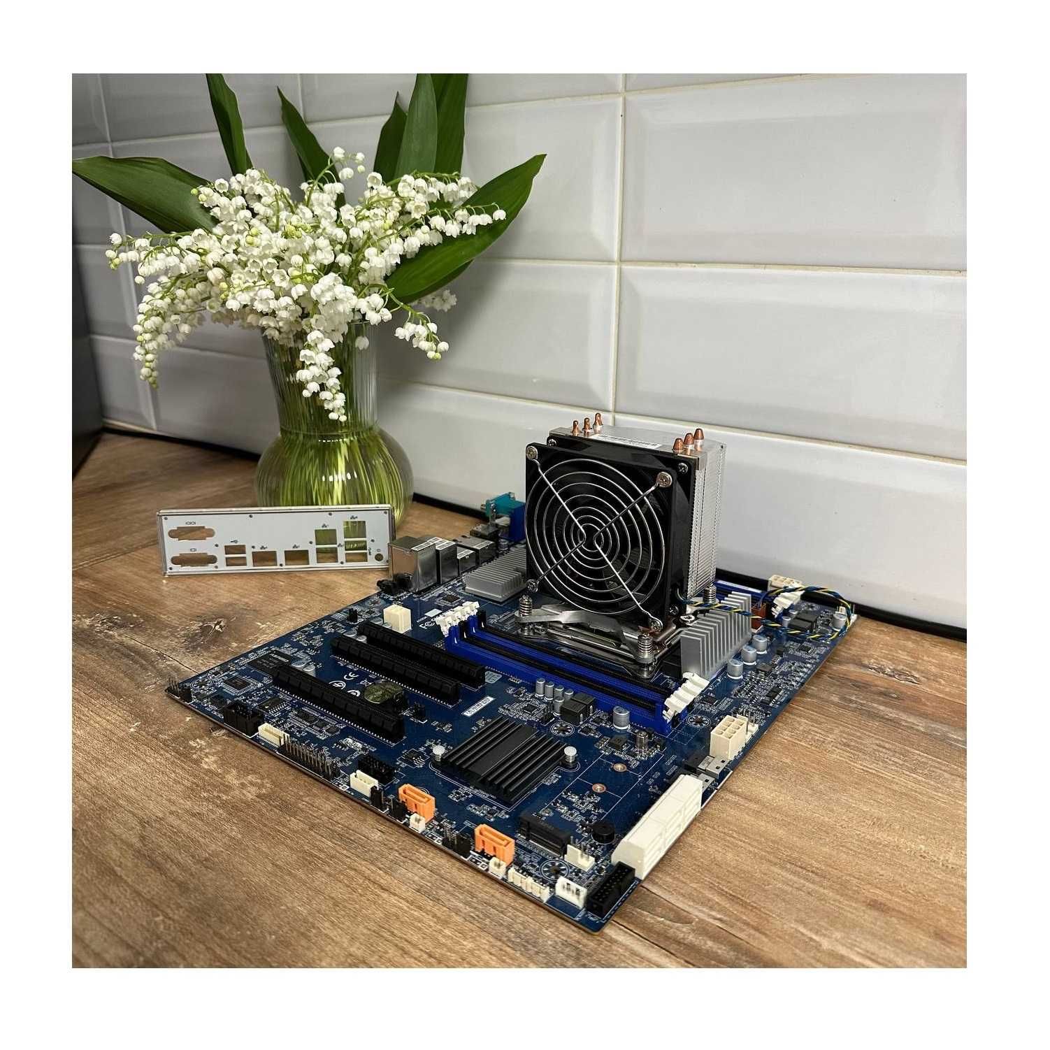 Сервер, игровой ПК Gigabyte MF51-ES0 + Intel CPU Xeon W-2145 + Кулер
