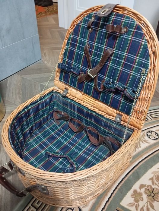 Кошик корзина для пікніка