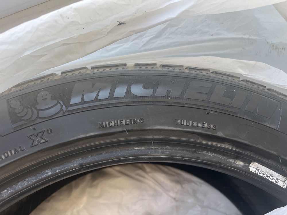 Продам зимові шини Michelin 255/45/19