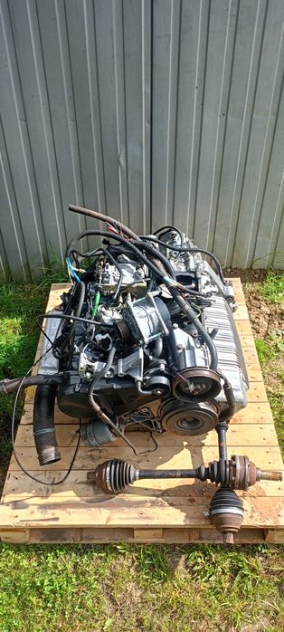 VW T4 sprzedam silnik kompletny, skrzynia biegów,.lampy, wentylator