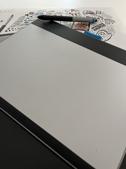 Intuos pen& touch medium